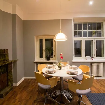 Huoneisto 2Ndhomes Central Station Business Deluxe Apartment *