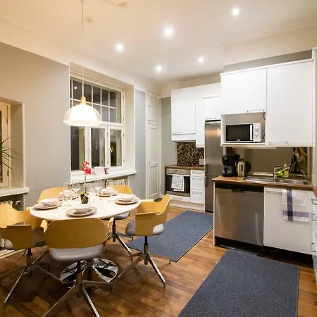 Huoneisto 2Ndhomes Central Station Business Deluxe Apartment